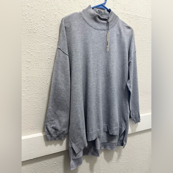 T Tahari Grey Women's Mock Neck Zipper Back Sweater NWT 1X - Picture 2 of 7
